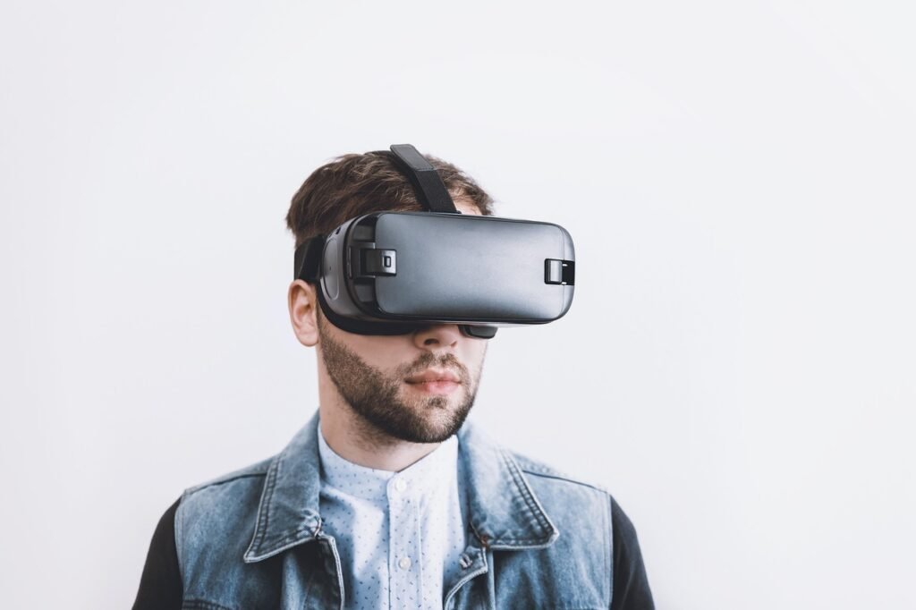 Membongkar Teknologi VR: Cara Kerja dan Masa Depannya