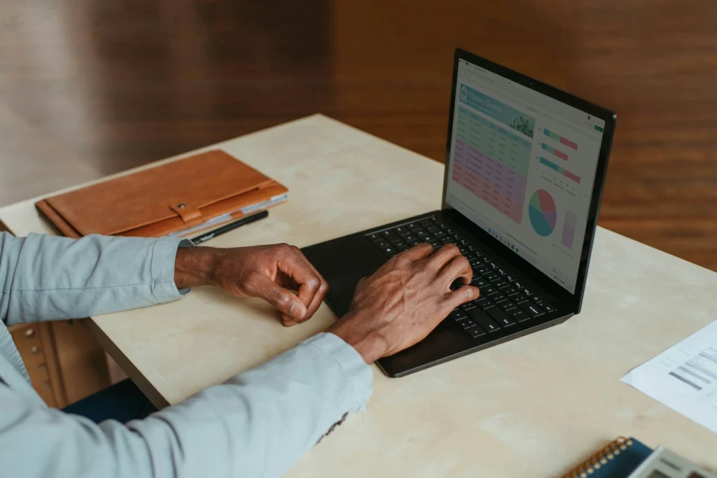 AI dan Digital Marketing: Bagaimana Teknologi Mengubah Strategi Bisnis