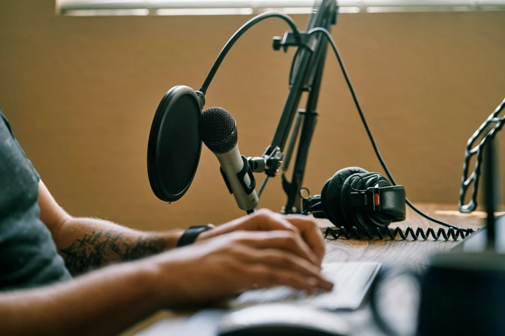 Cara Menghasilkan Uang dari Podcast: Transformasi Hobi Menjadi Bisnis
